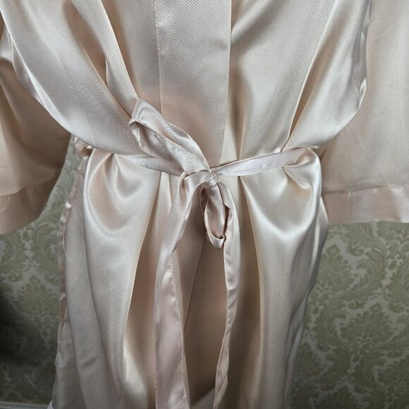 Miss To Mrs Sz L/XL Blush Pink Robe with Matching Tie Belt Minimalist Girly NWT - Picture 3 of 11